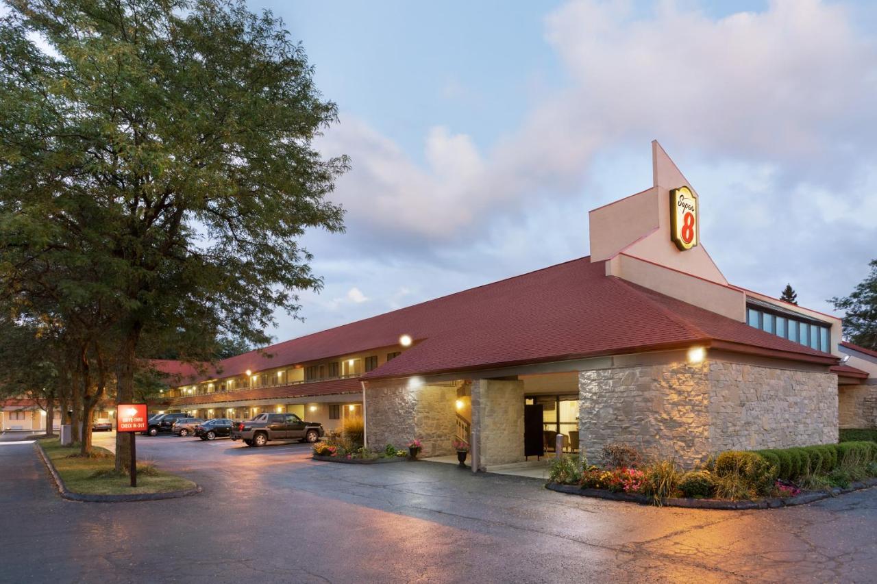 Super 8 By Wyndham Findlay Hotell Exteriör bild