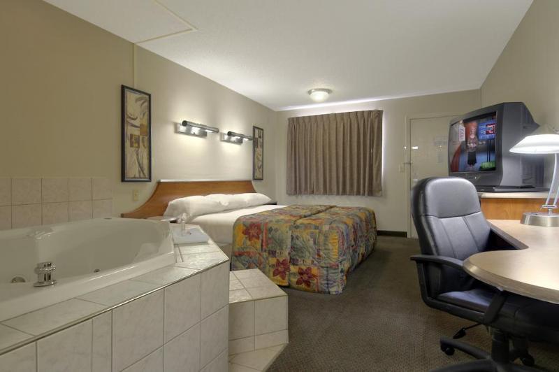 Super 8 By Wyndham Findlay Hotell Exteriör bild